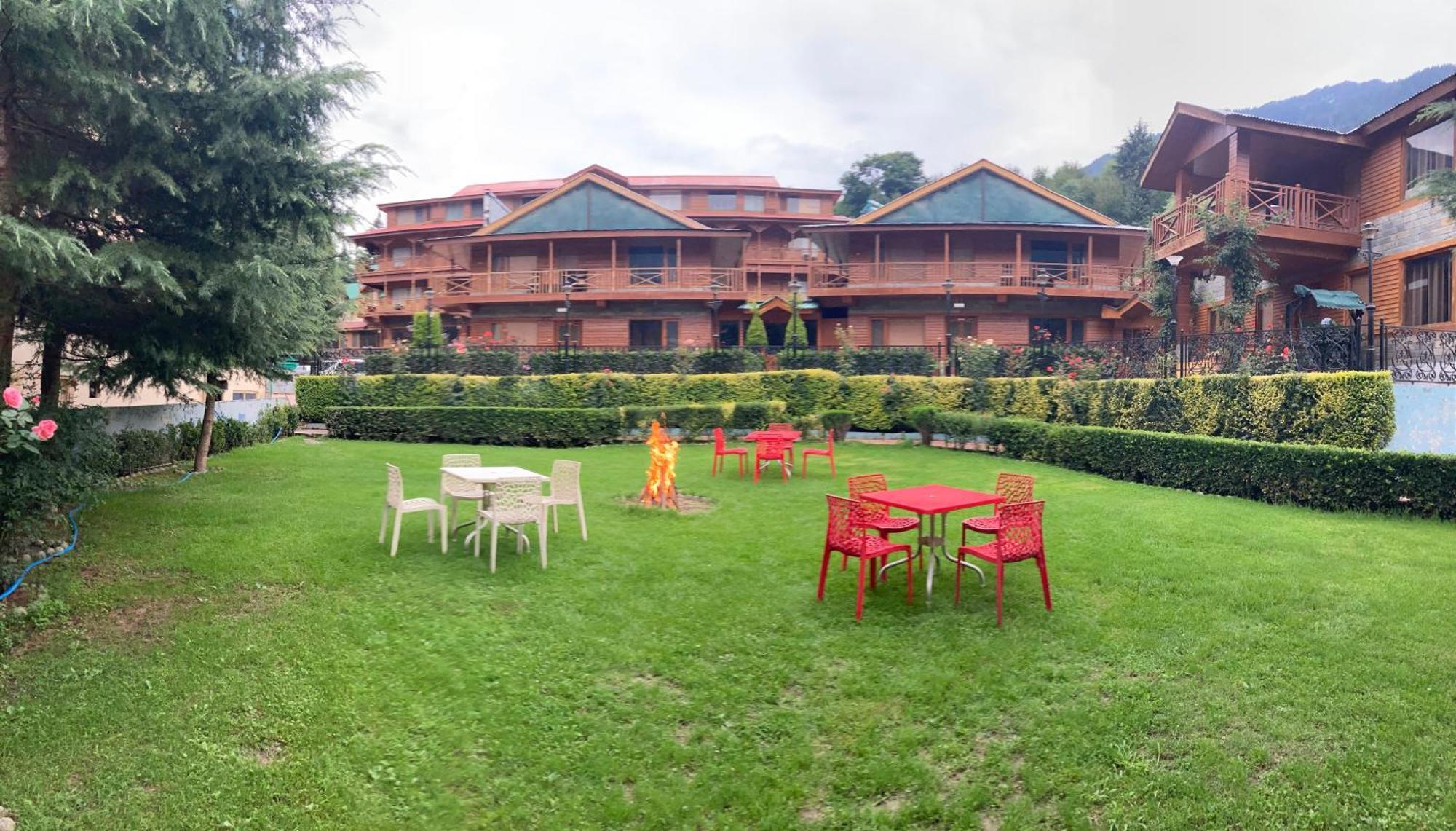 Hotel The North Wind In City Center, Manali ภายนอก รูปภาพ