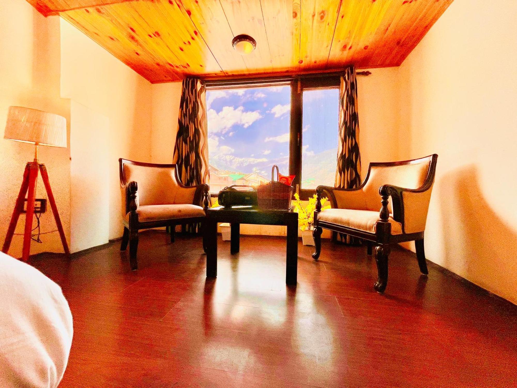 Hotel The North Wind In City Center, Manali ภายนอก รูปภาพ