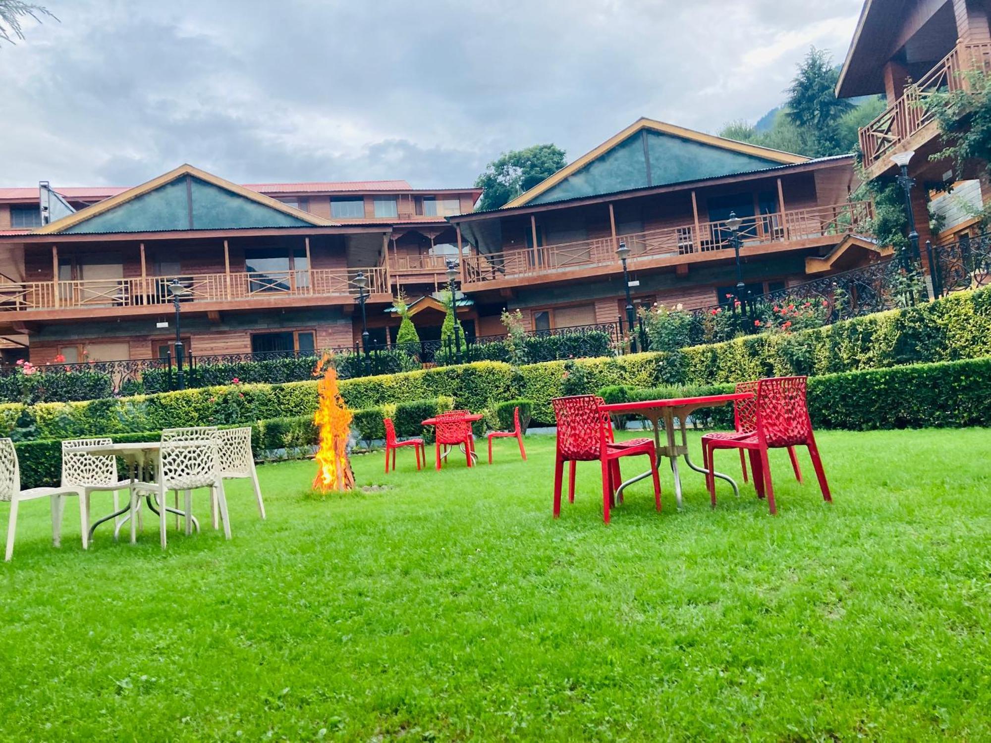 Hotel The North Wind In City Center, Manali ภายนอก รูปภาพ