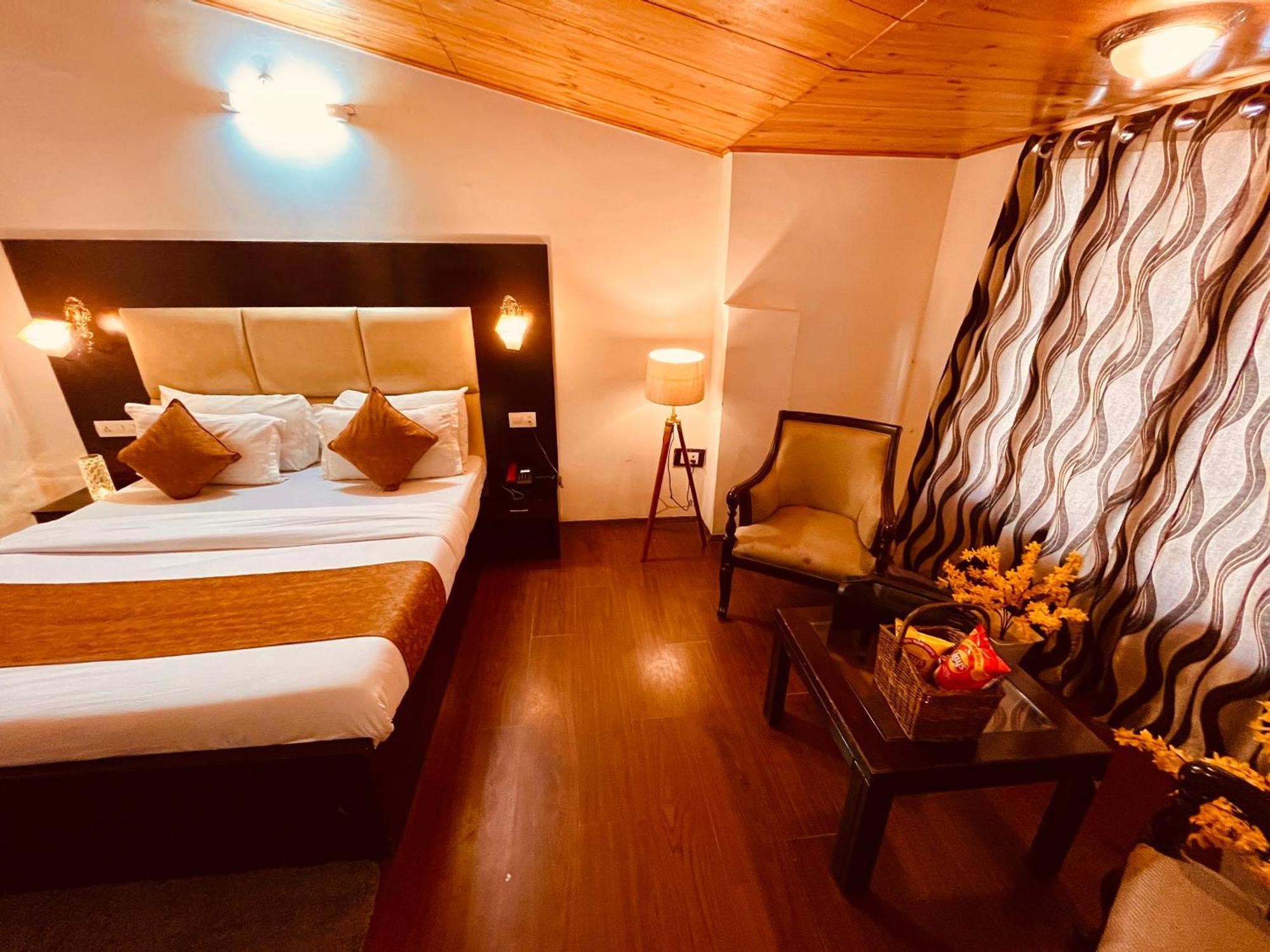 Hotel The North Wind In City Center, Manali ภายนอก รูปภาพ