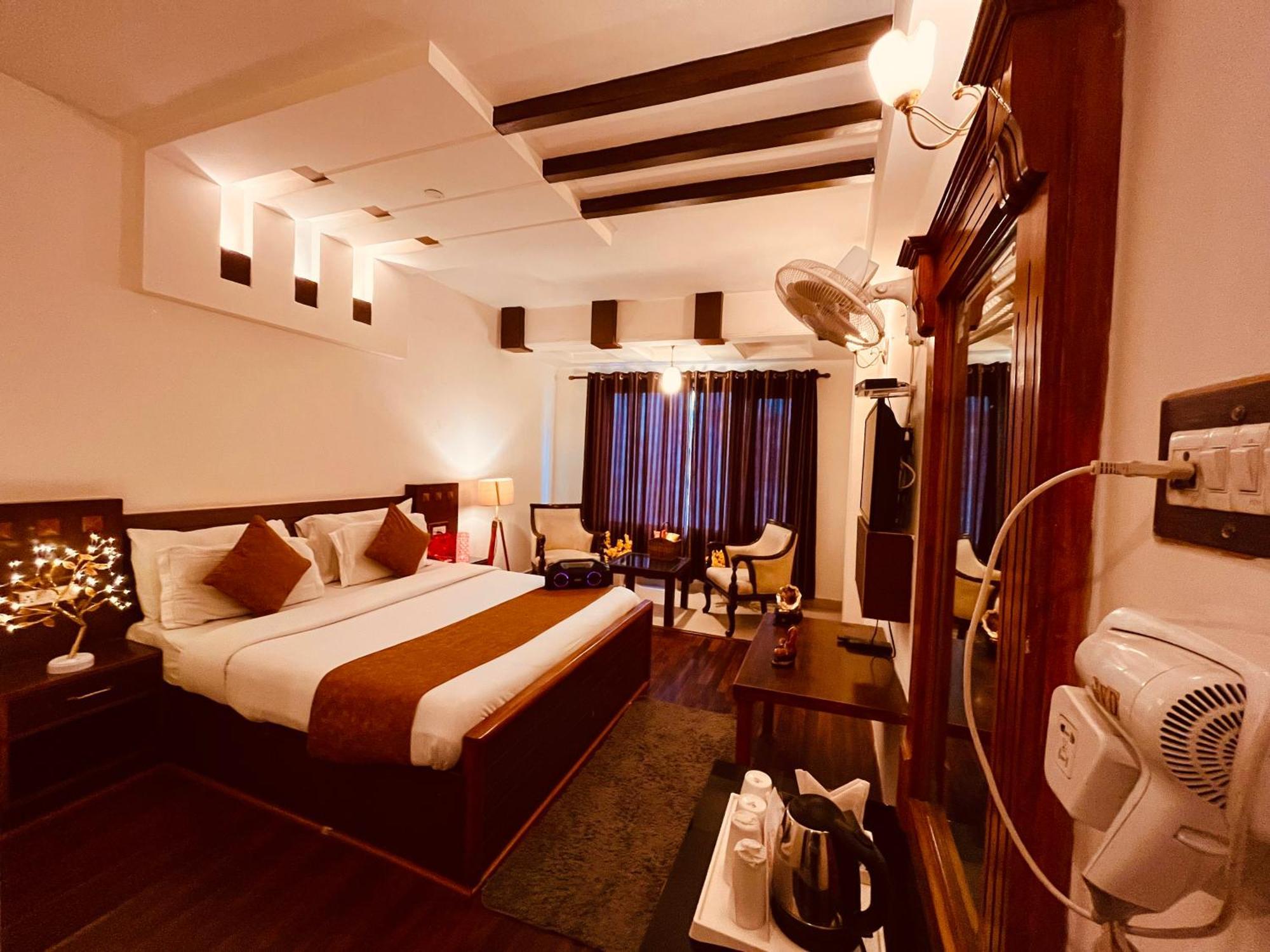 Hotel The North Wind In City Center, Manali ภายนอก รูปภาพ
