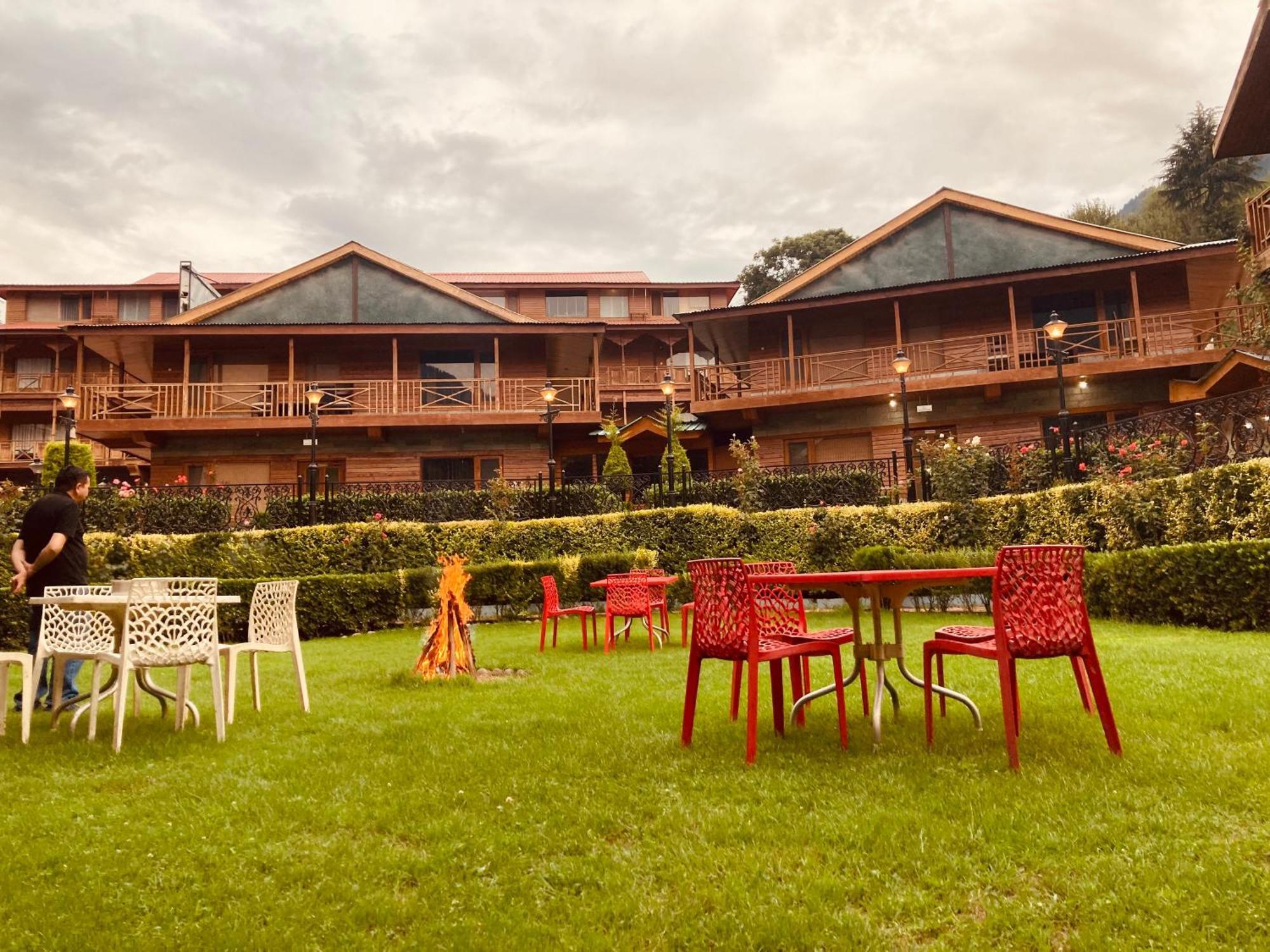 Hotel The North Wind In City Center, Manali ภายนอก รูปภาพ